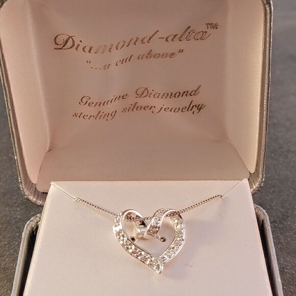 Sterling Ribbon Genuine Diamond Heart Pendant Necklace - New in Box - Picture 2 of 4